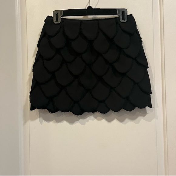 Moschino Cheap and Chic Tiered Petal Skirt SZ 8 - Picture 3 of 3